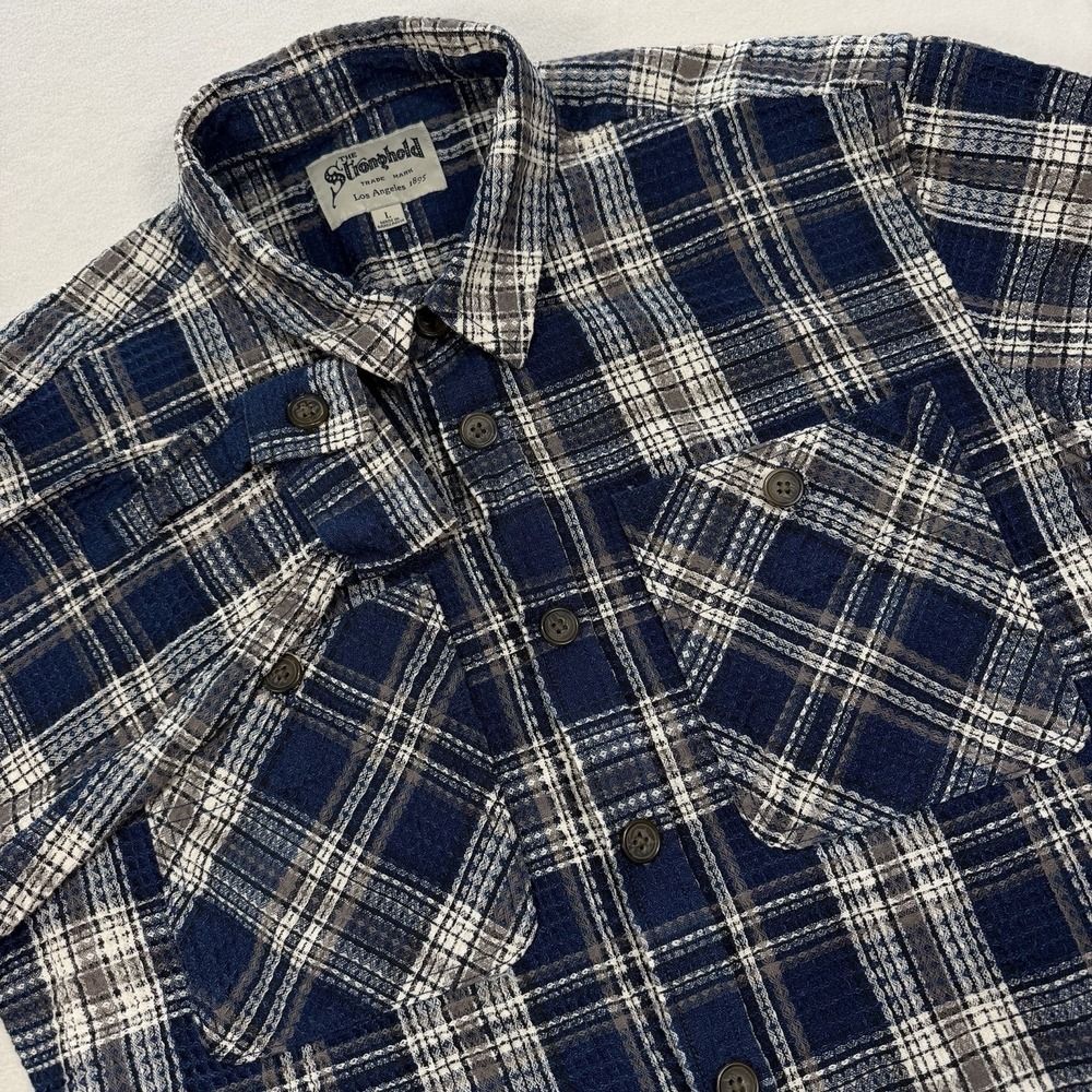 The Stronghold Shirt Mens Large Blue Plaid Short Sleeve Button Up Knit